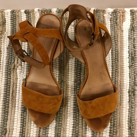 Madewell tan suede ankle strap sandals. Size 10. - Picture 8 of 14